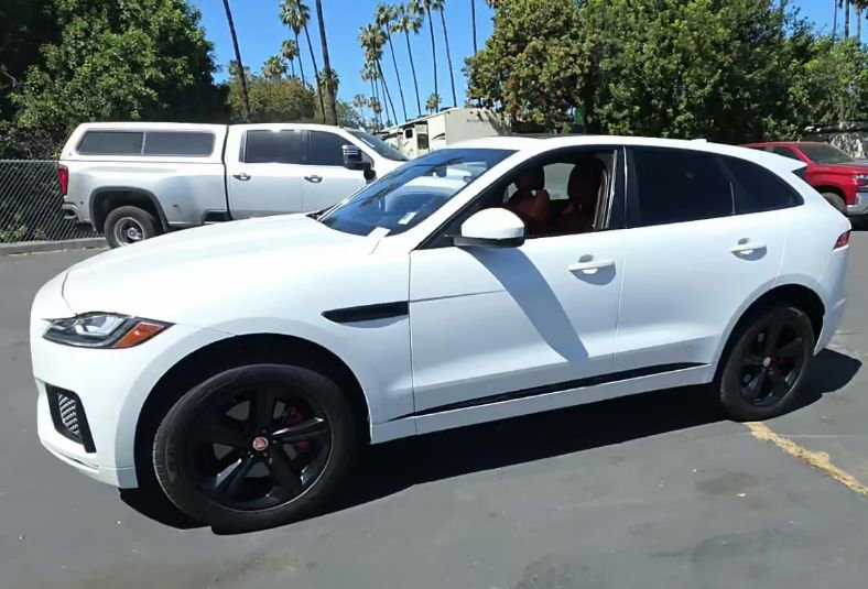 Used 2019 Jaguar F-PACE S image 6