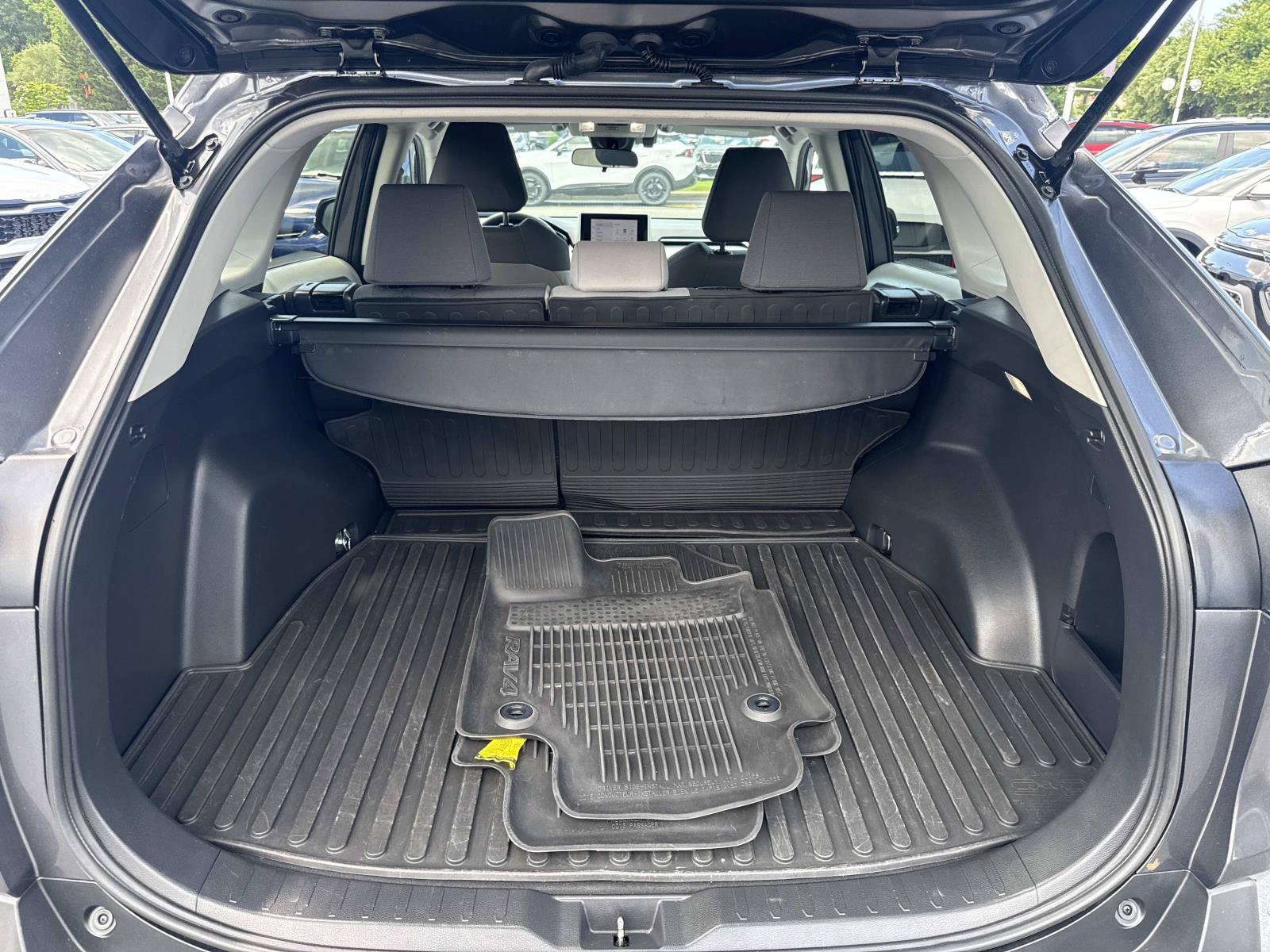 Used 2024 Toyota RAV4 XLE w/ Weather Package AWD/4WD image 7
