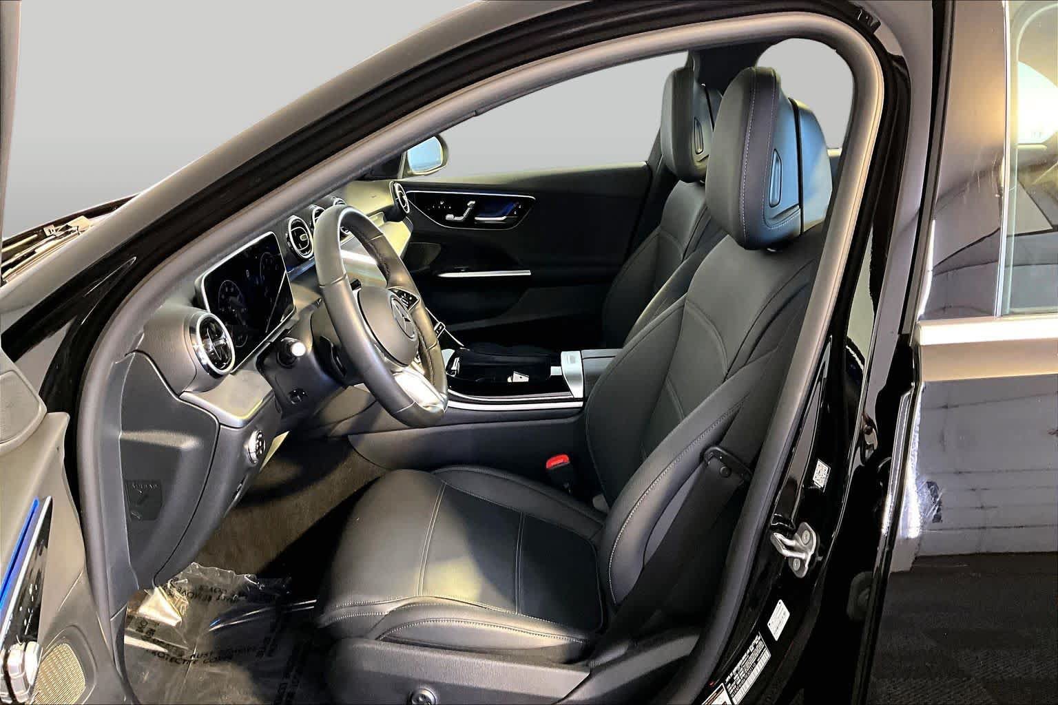 Certified 2026 Mercedes-Benz C 300 4MATIC Sedan image 9