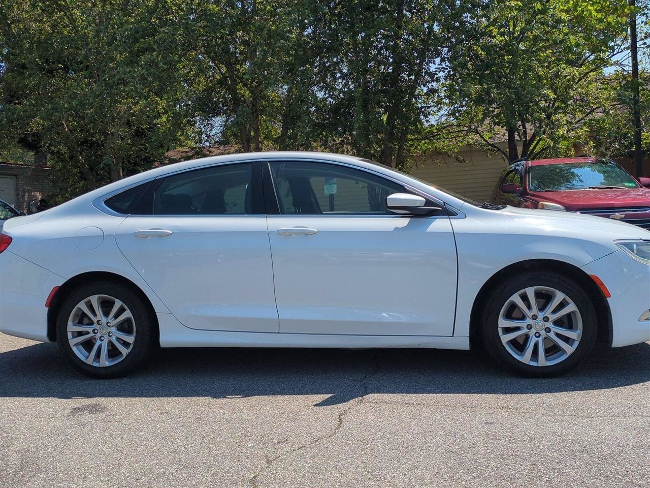 Used 2015 Chrysler 200 Limited FWD image 8