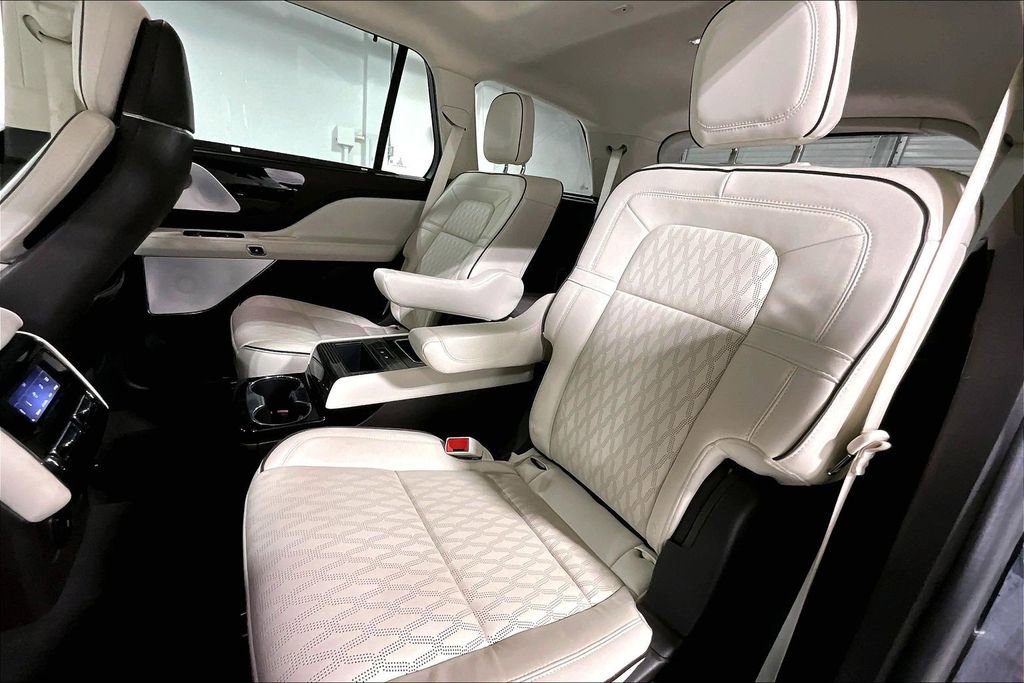 Used 2024 Lincoln Aviator Black Label w/ Dynamic Handling Package image 36