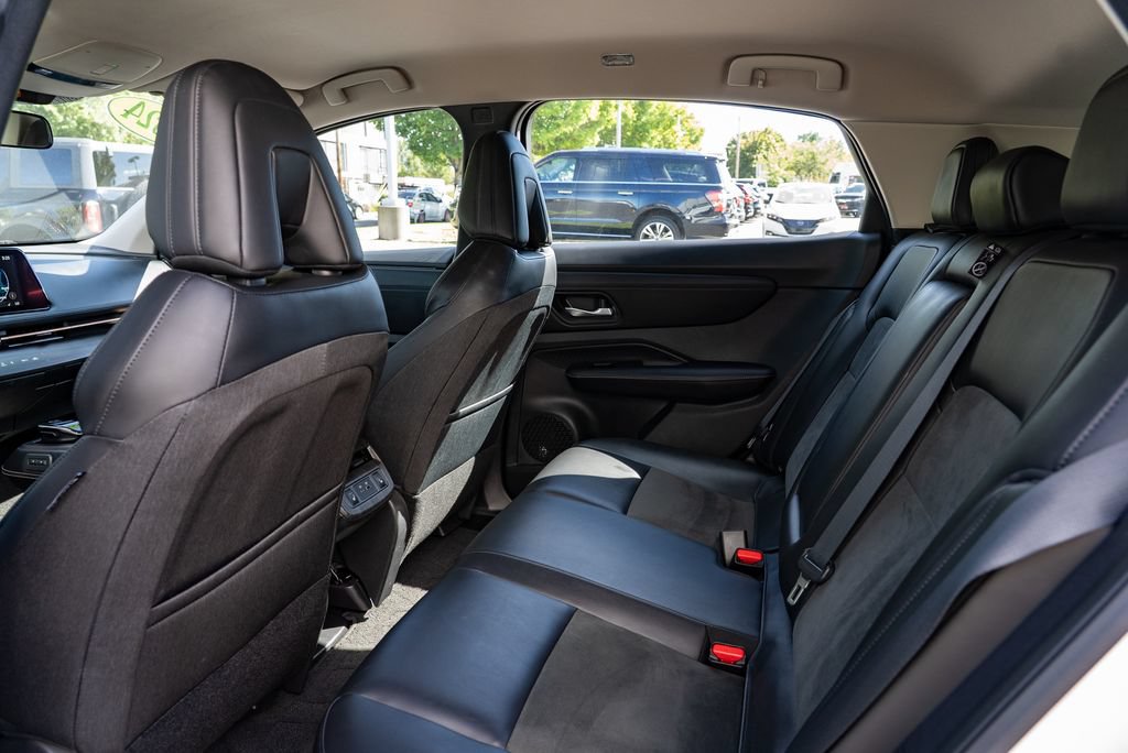 Used 2024 Nissan Ariya AWD image 24