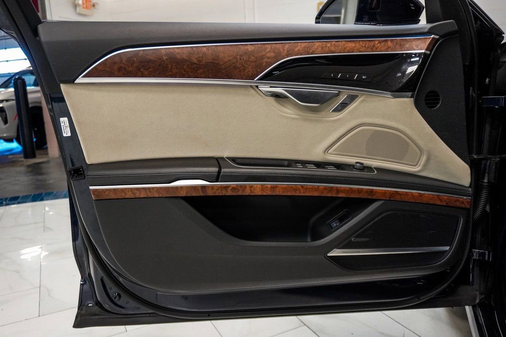 Used 2022 Audi A8 L 3.0T w/ Luxury Package image 37