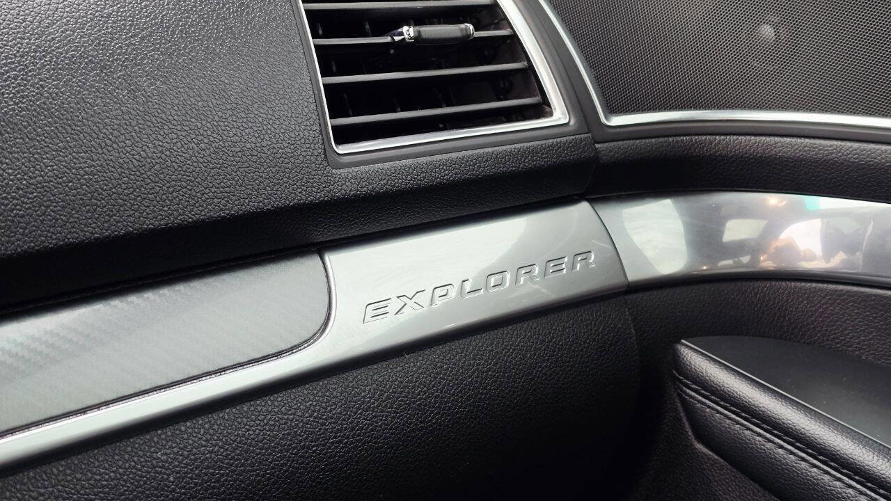 Used 2018 Ford Explorer Sport image 36