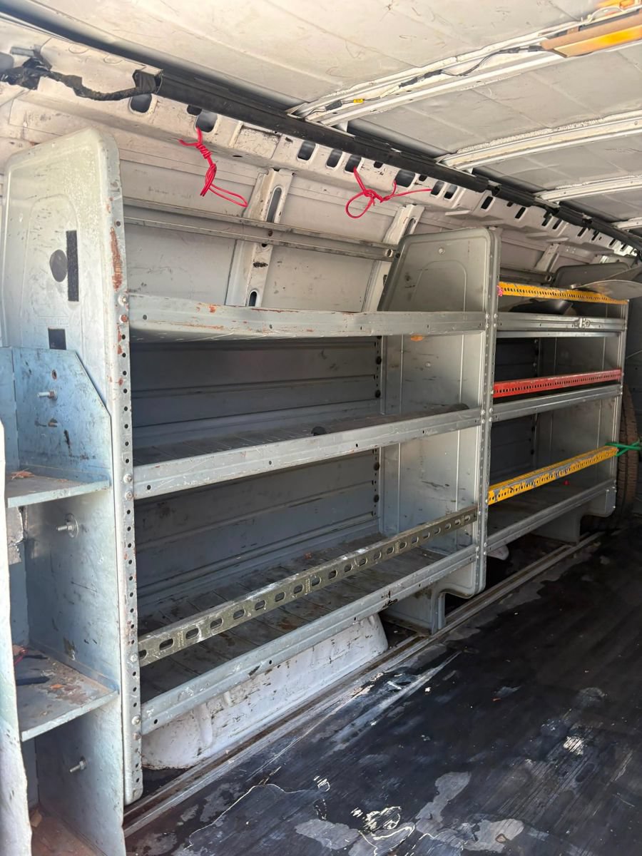 Used 2012 Chevrolet Express 2500 Extended RWD image 6