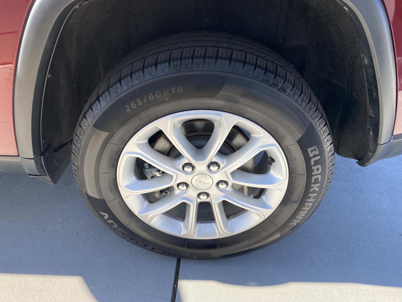 Used 2021 Jeep Grand Cherokee Laredo X image 11