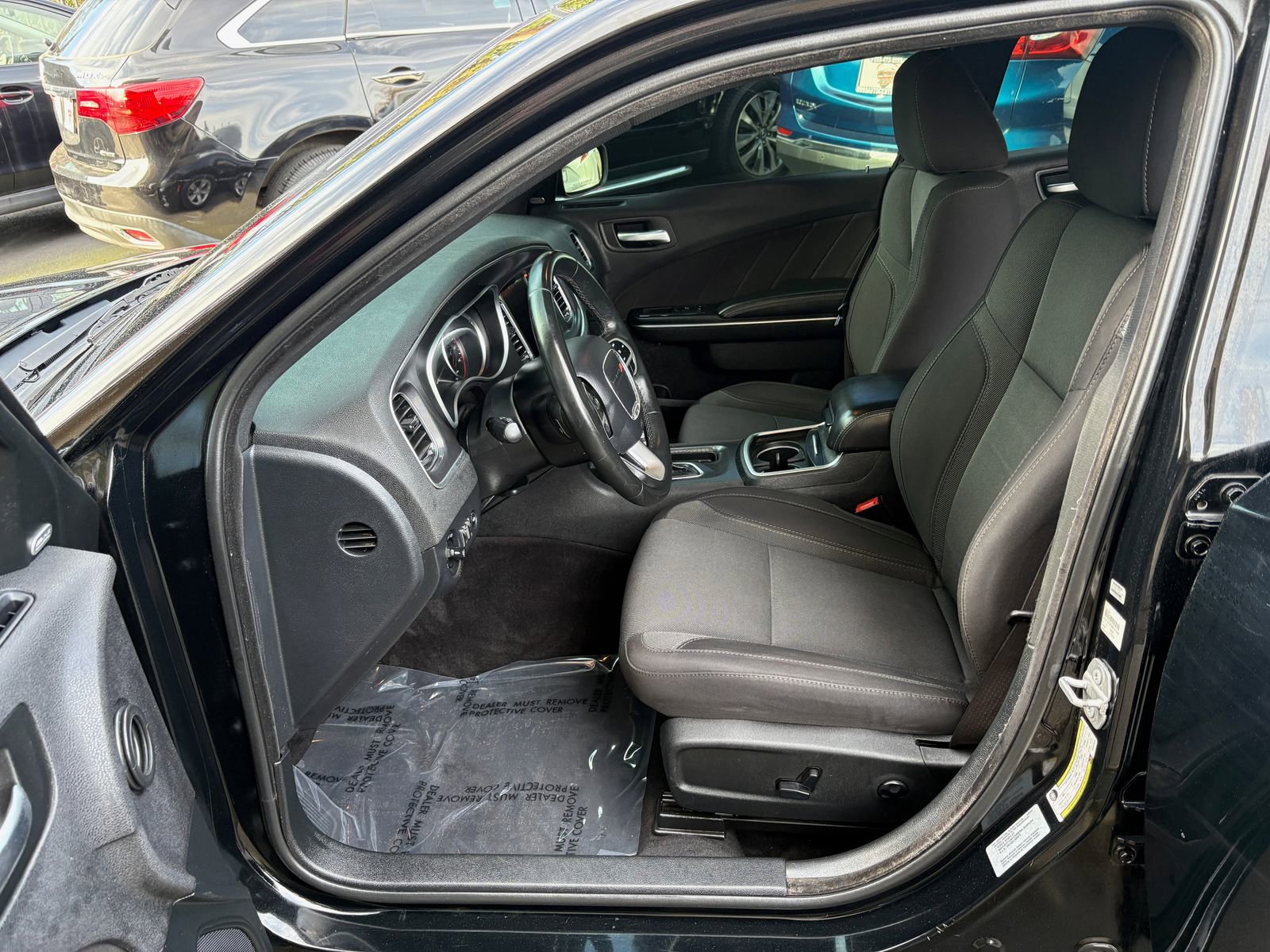 Used 2017 Dodge Charger SXT w/ Navigation & Travel Group image 9