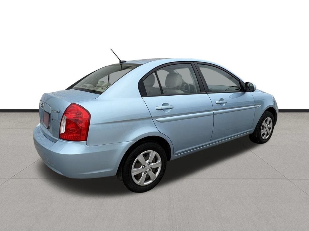 Used 2011 Hyundai Accent GLS FWD image 5