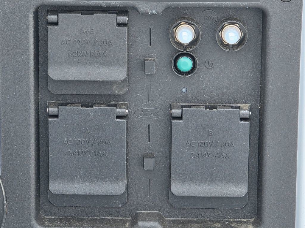 New 2025 Ford F150 Lightning Flash image 32