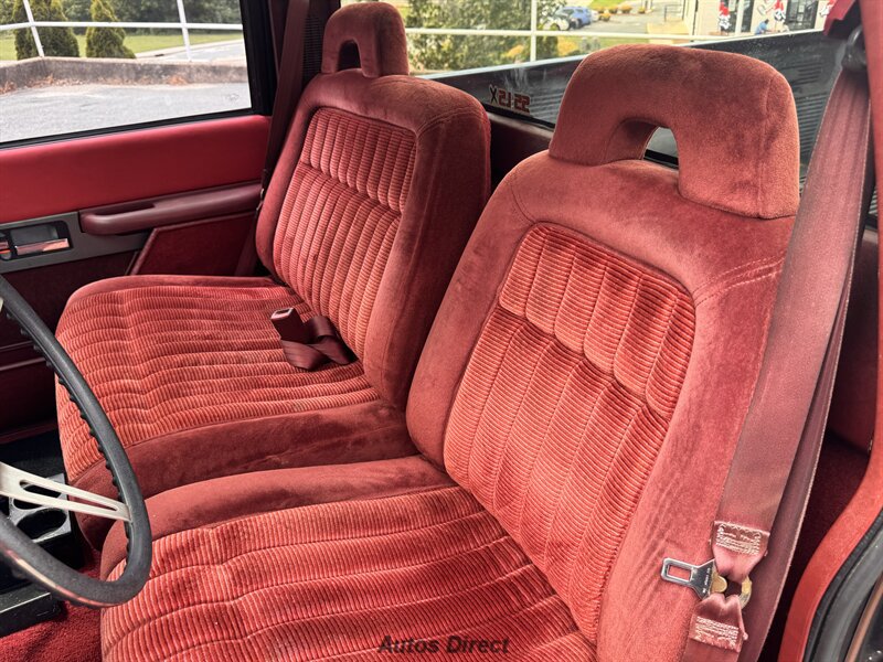 Used 1991 Chevrolet Silverado 1500 2WD Regular Cab image 24