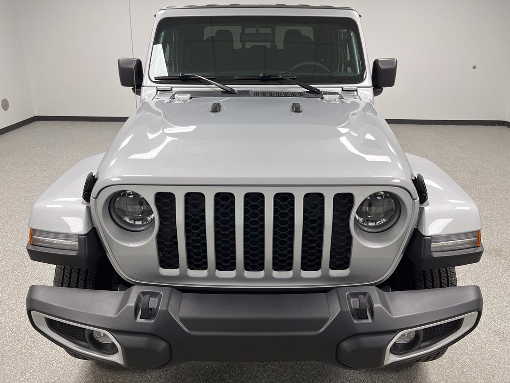 Used 2023 Jeep Gladiator Sport AWD/4WD image 3