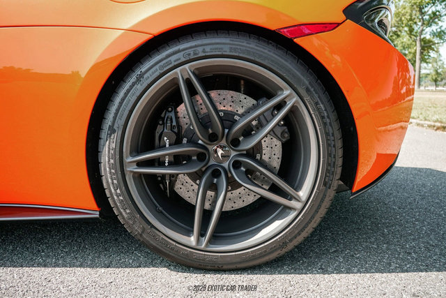 Used 2019 McLaren 570S Spider image 56