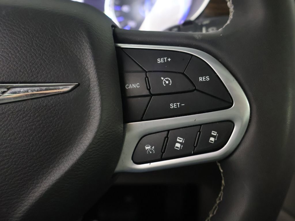 Used 2023 Chrysler Pacifica Limited image 43
