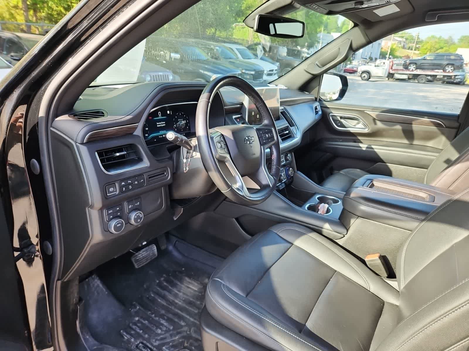 Used 2022 Chevrolet Suburban Z71 AWD/4WD image 13