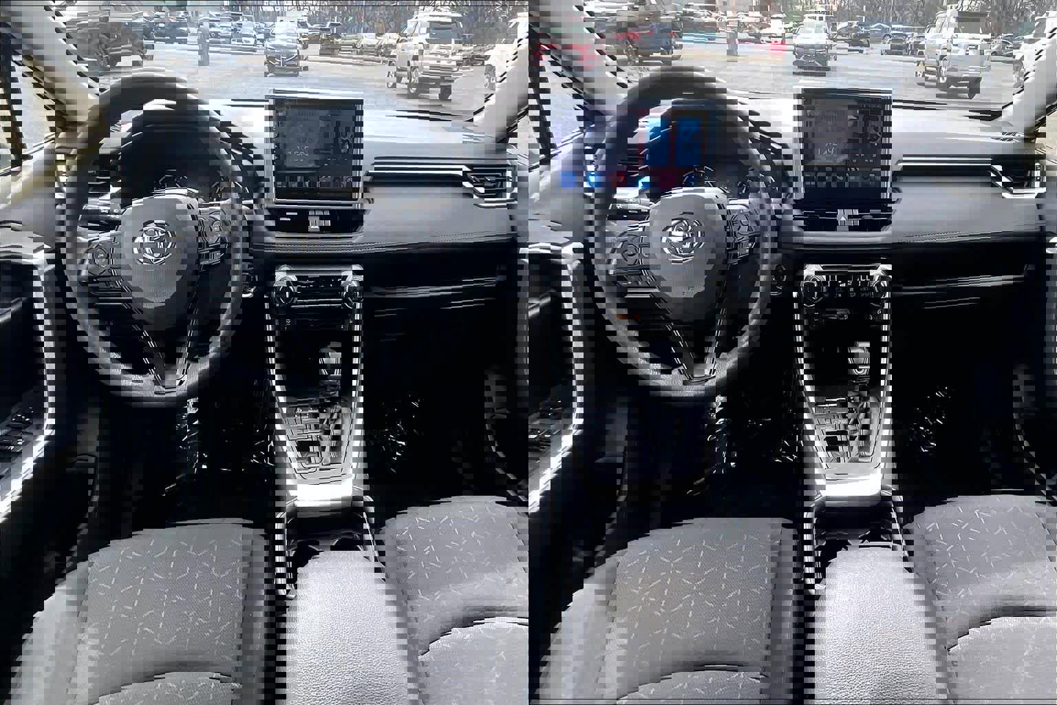 Used 2021 Toyota RAV4 XLE w/ Convenience Package image 14