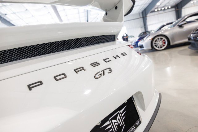 Used 2018 Porsche 911 GT3 RWD image 15