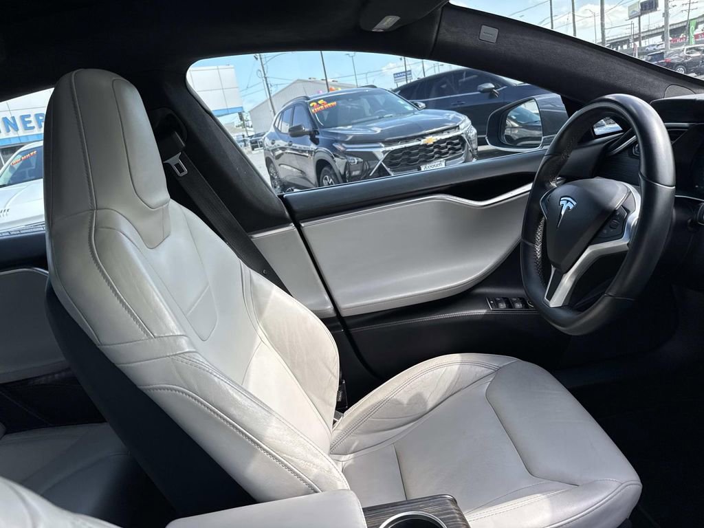 Used 2016 Tesla Model S 70D image 11