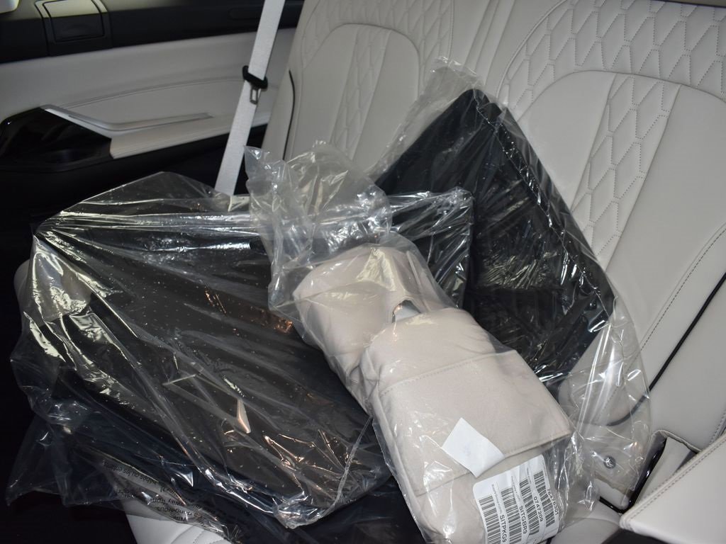 New 2026 BMW X7 xDrive40i w/ Executive Package image 17