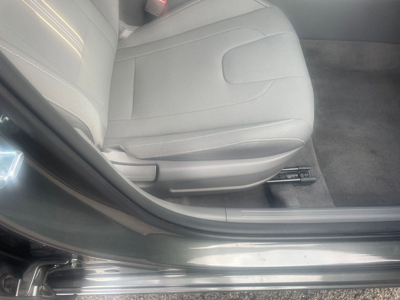 Used 2025 Hyundai Elantra SEL image 28