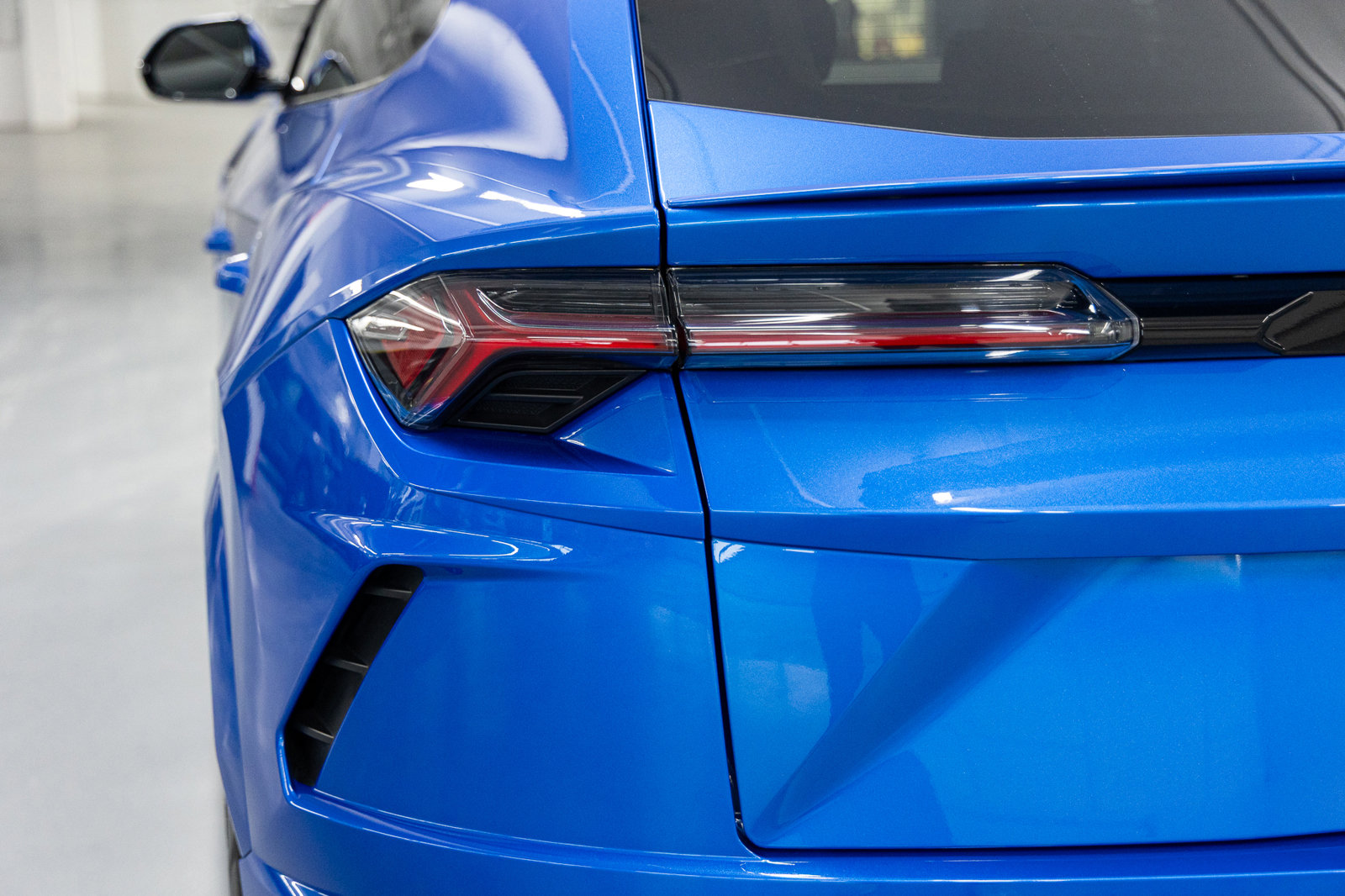 Used 2021 Lamborghini Urus image 18