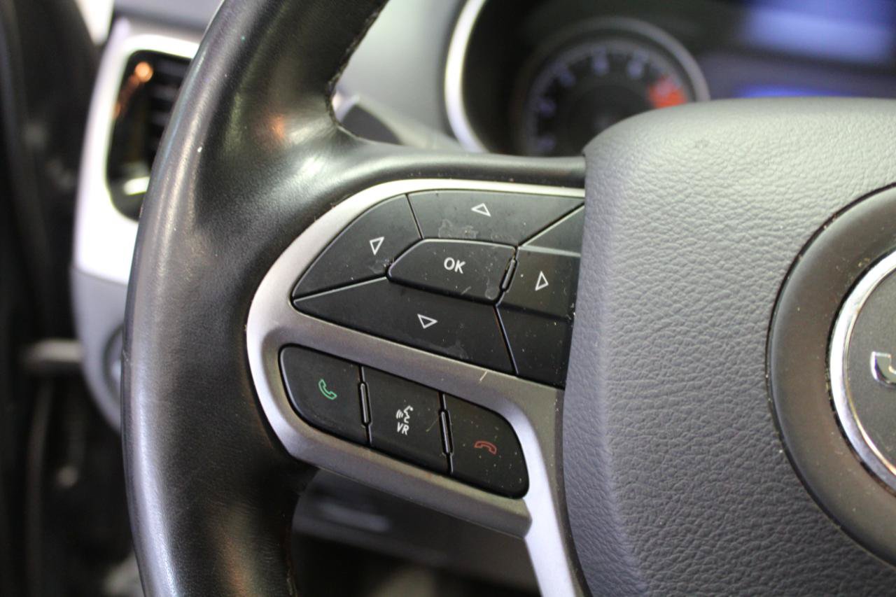 Used 2021 Jeep Cherokee Limited w/ Elite Package AWD/4WD image 9