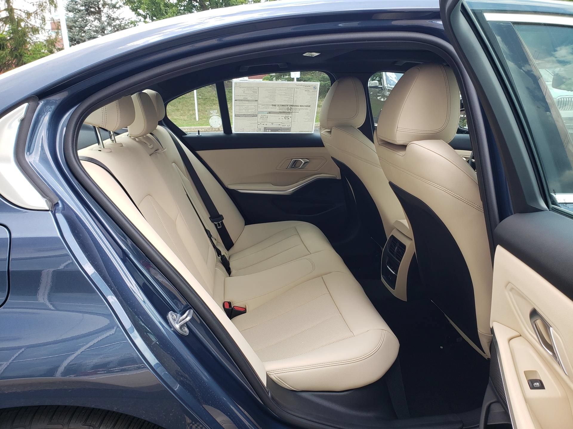 New 2026 BMW 330i xDrive Sedan w/ Premium Package AWD/4WD image 17