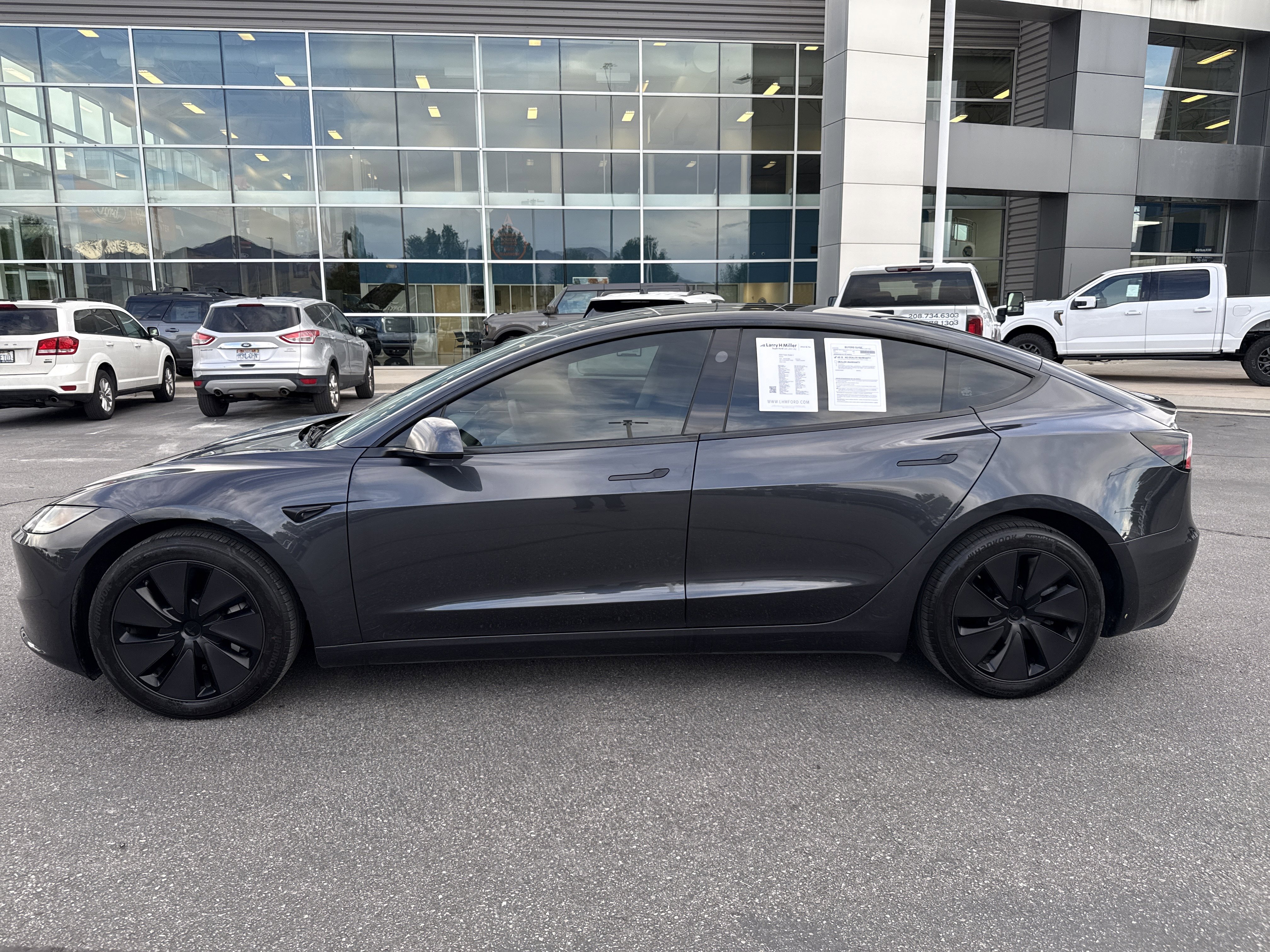 Used 2024 Tesla Model 3 RWD image 2