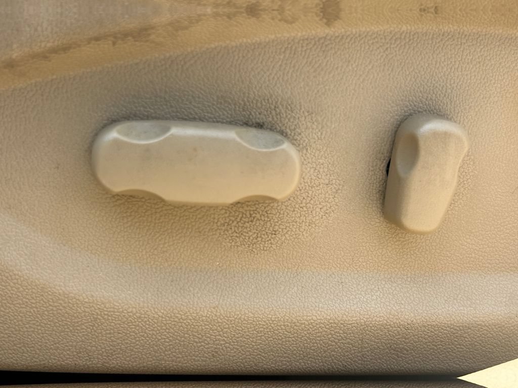 Used 2011 Buick LaCrosse CX FWD image 21