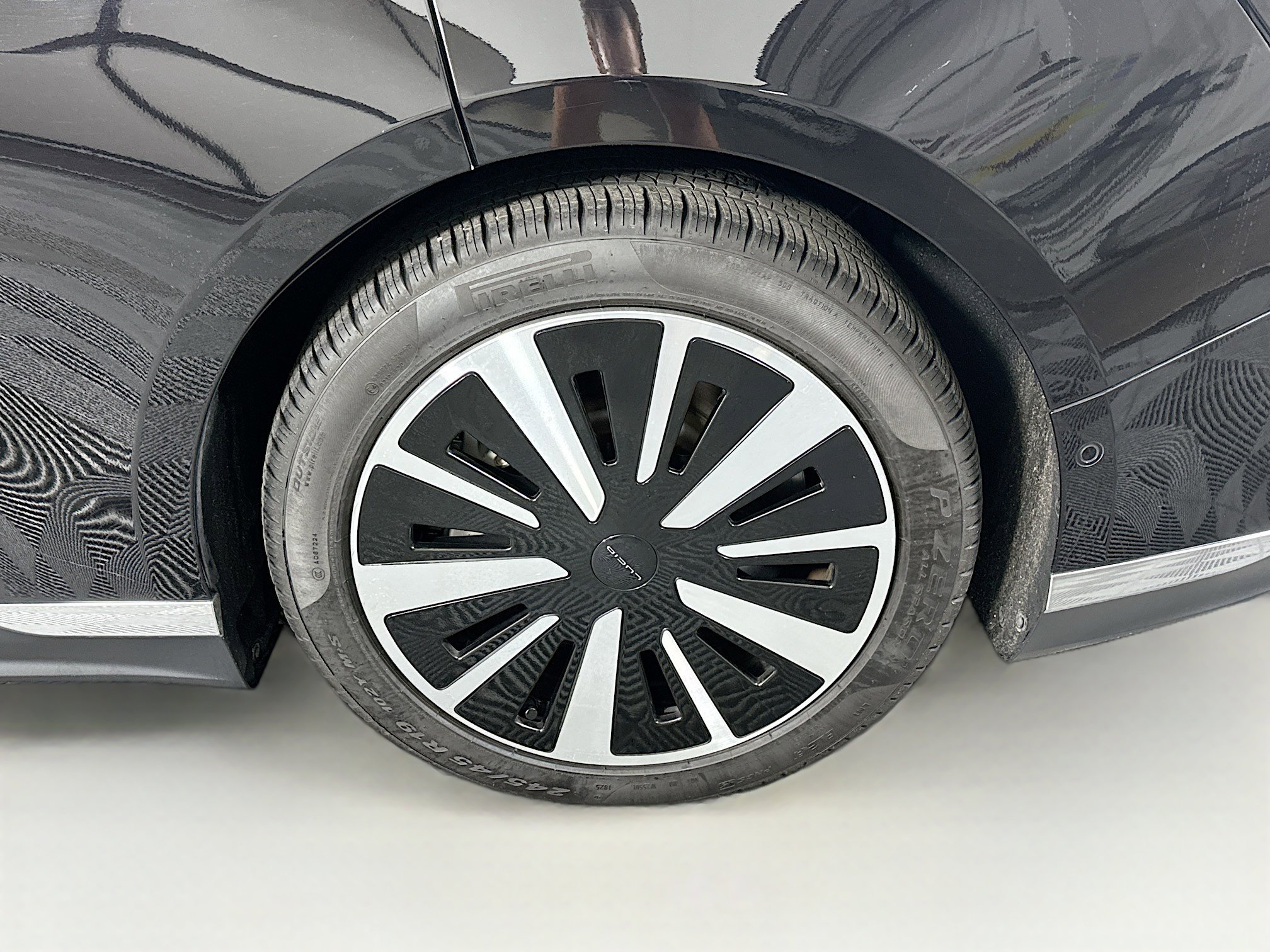 Used 2024 Lucid Air Pure RWD image 11