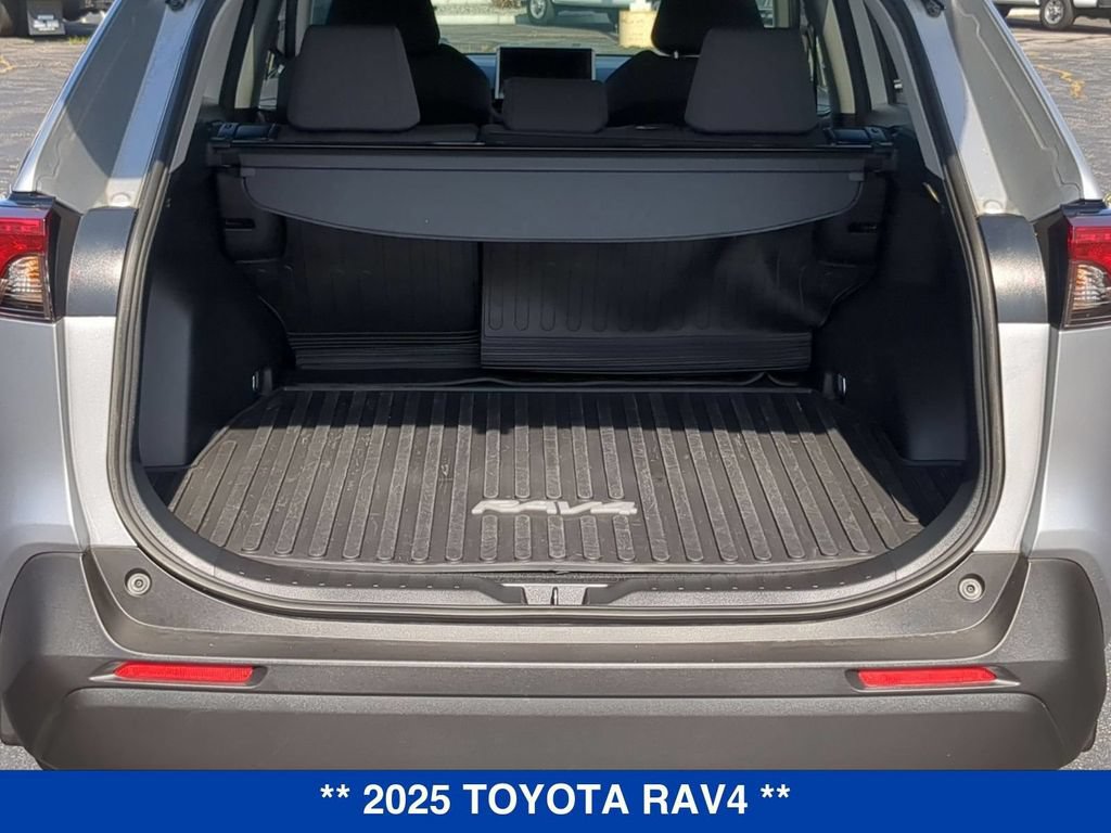 Used 2025 Toyota RAV4 XLE w/ Convenience Package AWD/4WD image 5