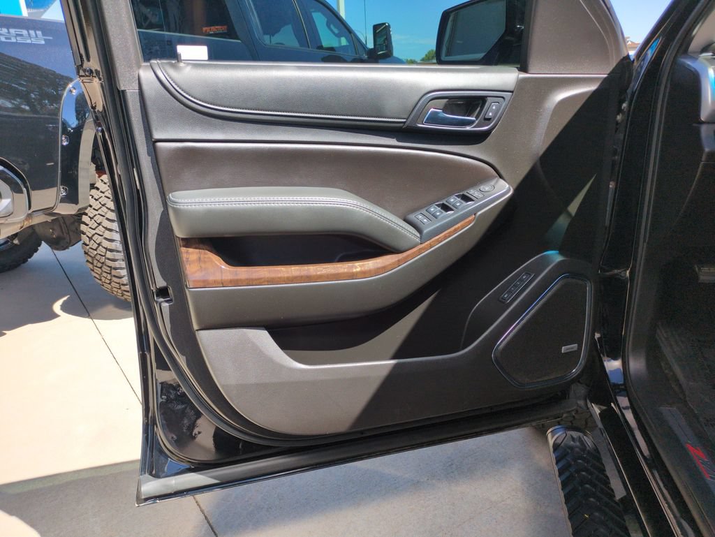 Used 2018 Chevrolet Tahoe LT w/ Luxury Package AWD/4WD image 10