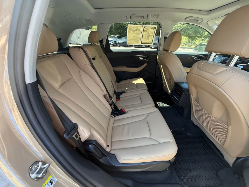 Used 2025 Audi Q7 2.0T Premium Plus w/ Premium Plus Package image 29