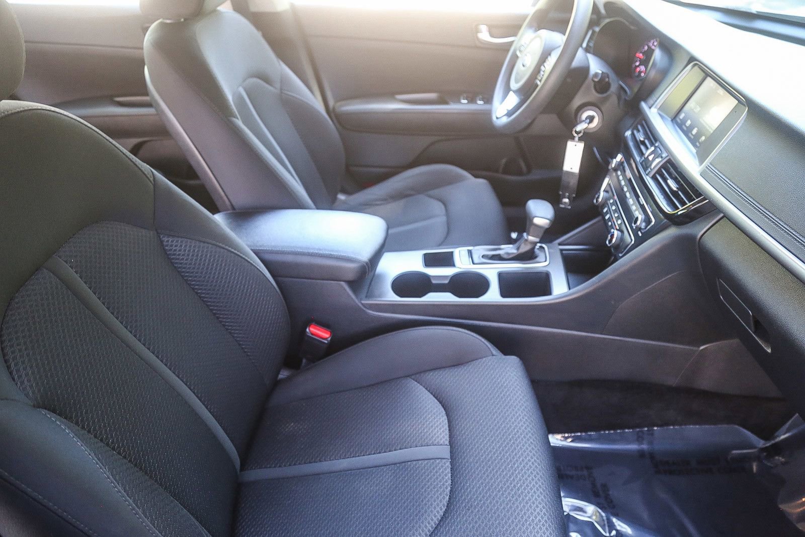 Used 2018 Kia Optima LX w/ 17" Alloy Wheels Package image 14