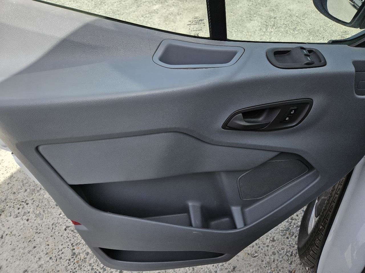 Used 2018 Ford Transit 350 XL image 12