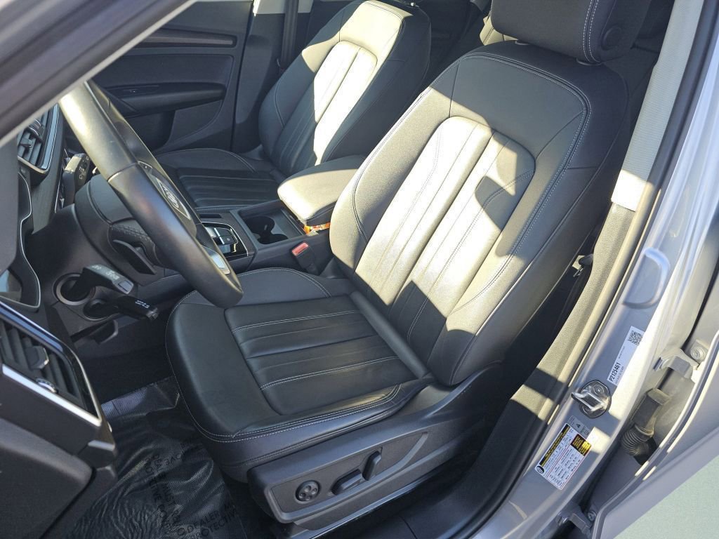 Used 2023 Audi Q5 2.0T Premium w/ Convenience Package AWD/4WD image 6