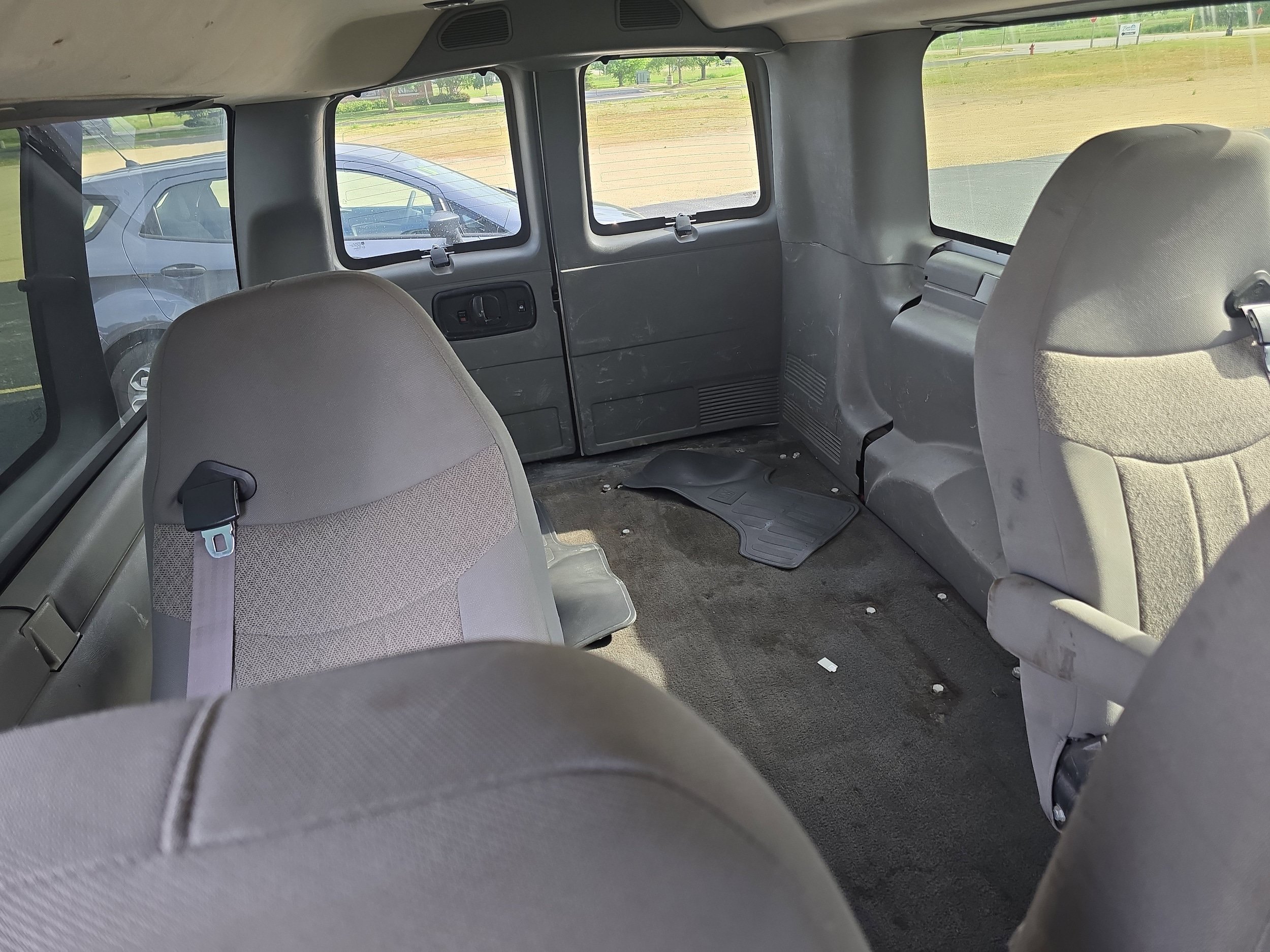Used 2016 Chevrolet Express 3500 LT w/ LT Preferred Equipment Group RWD image 15