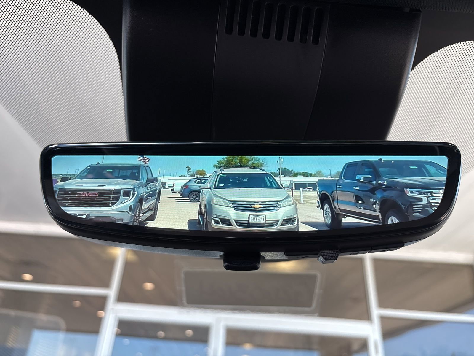 New 2026 Chevrolet Suburban High Country image 27