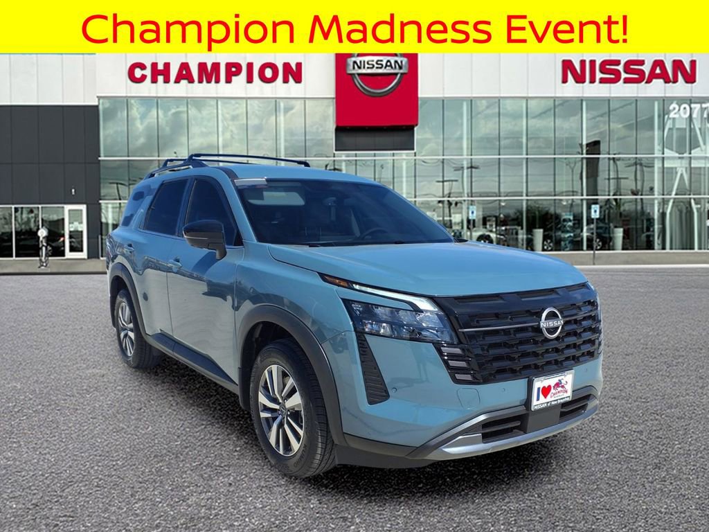 New 2026 Nissan Pathfinder SL image 1