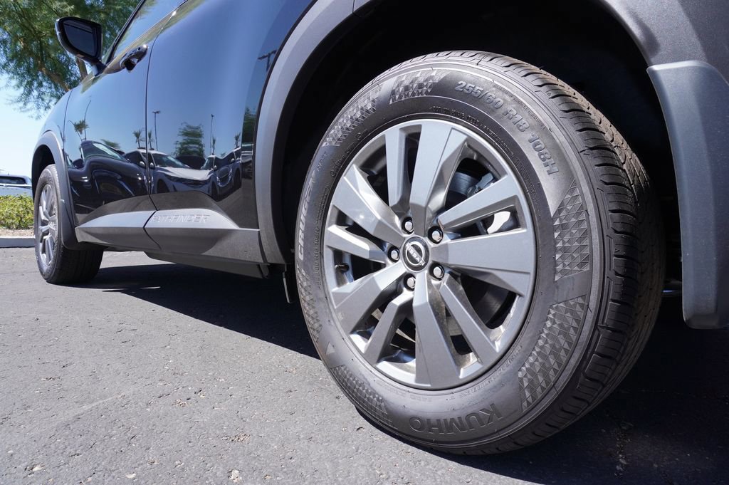 New 2025 Nissan Pathfinder SV image 6