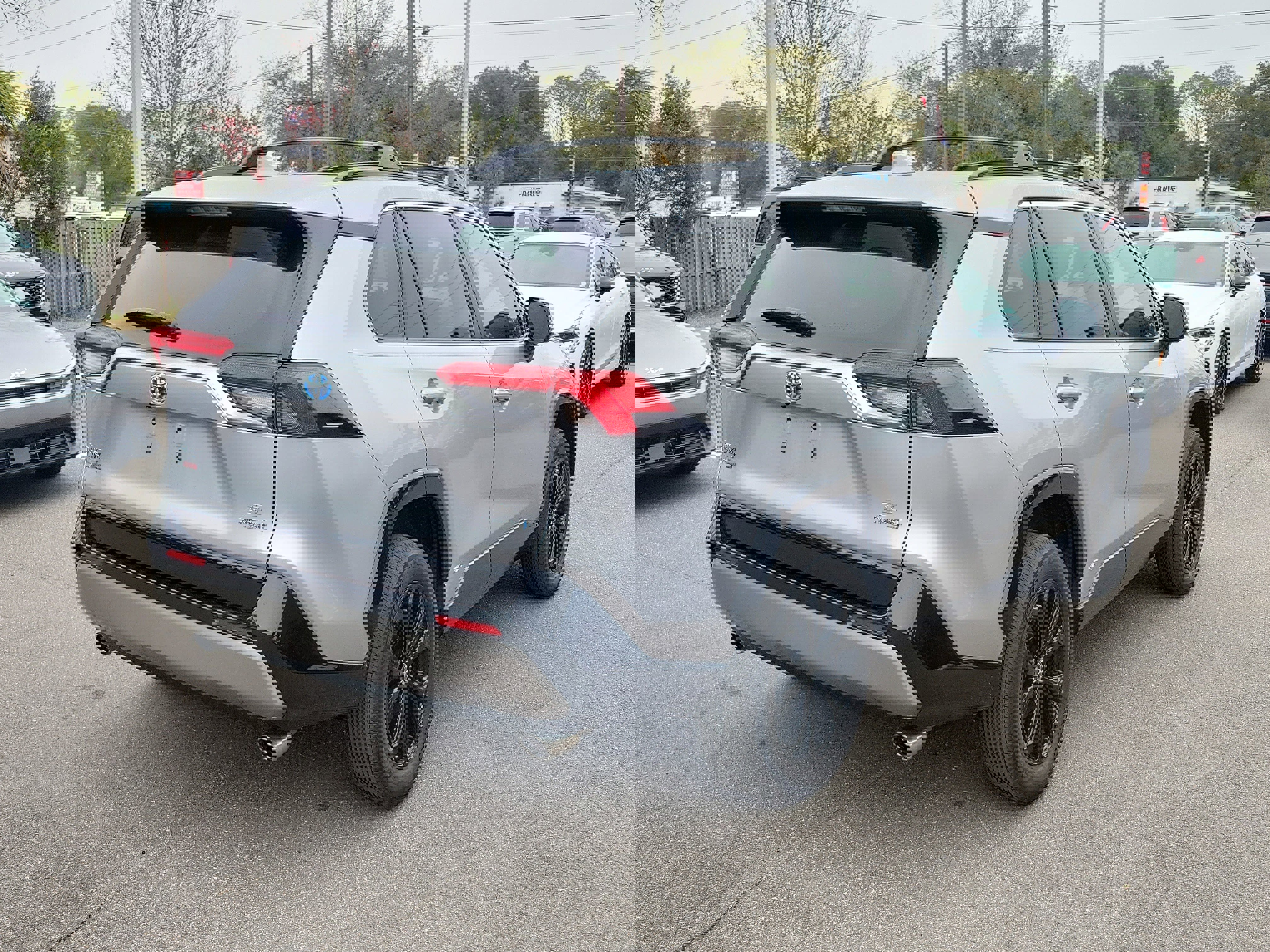 Used 2023 Toyota RAV4 SE image 6