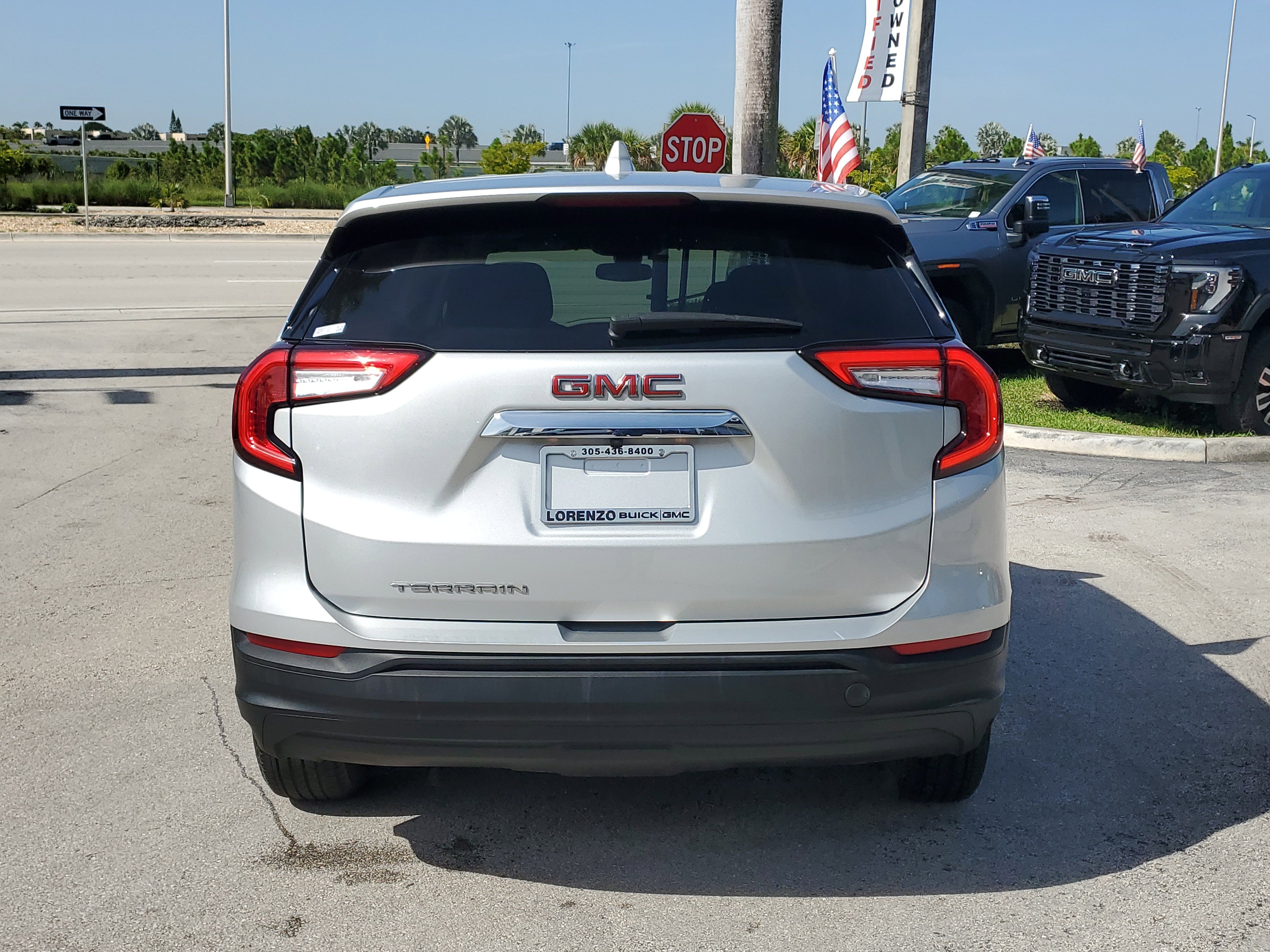 Used 2022 GMC Terrain SLE image 6