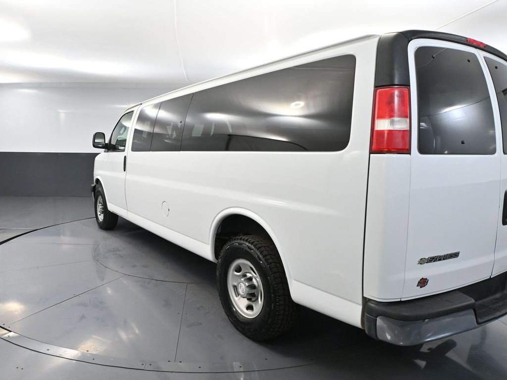 Used 2017 Chevrolet Express 3500 LT w/ LT Preferred Equipment Group image 7