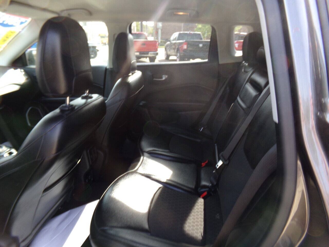 Used 2019 Jeep Compass Latitude AWD/4WD image 17