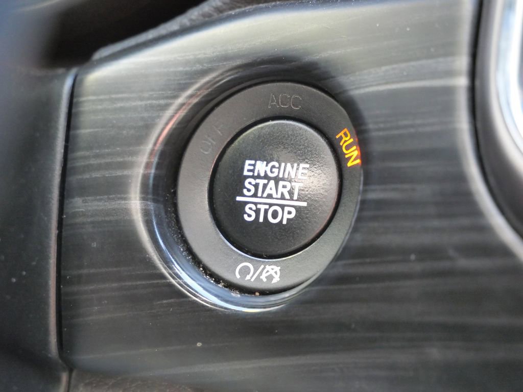 Used 2019 Jeep Grand Cherokee Laredo image 46