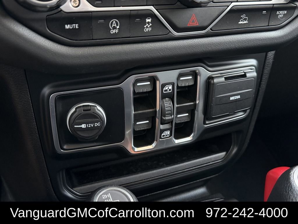 Used 2024 Jeep Wrangler Sahara w/ Technology Group AWD/4WD image 25