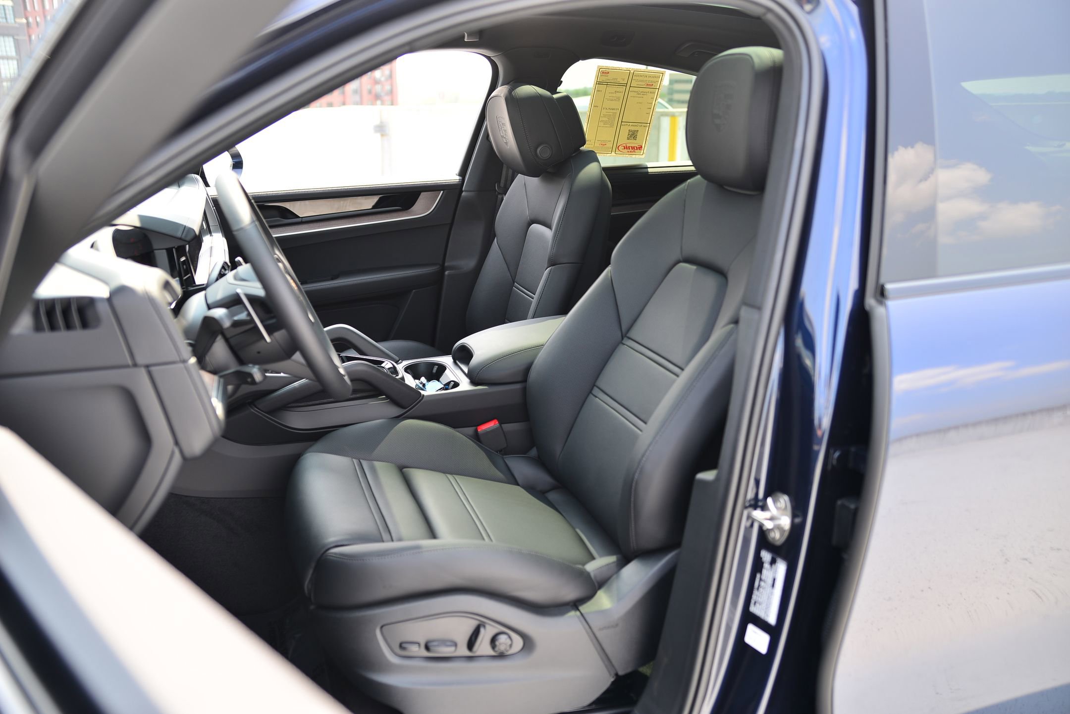 Certified 2026 Porsche Cayenne Coupe AWD image 5