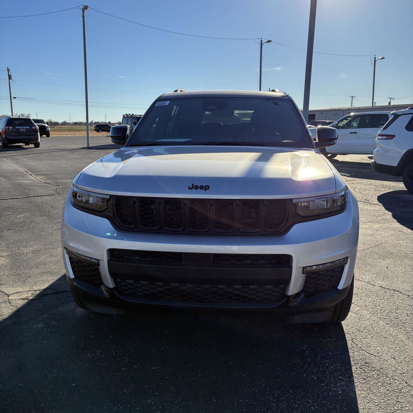 New 2025 Jeep Grand Cherokee L Limited image 11