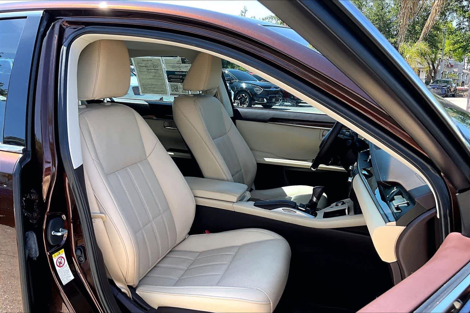 Used 2017 Lexus ES 350 w/ Luxury Package FWD image 9
