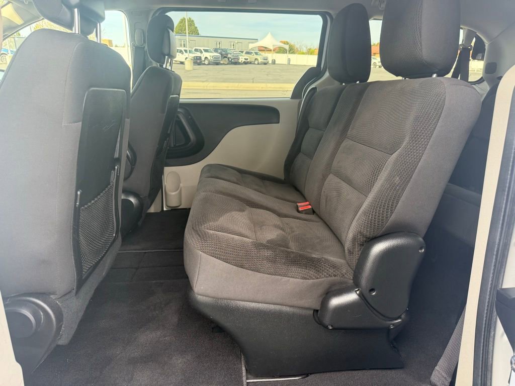 Used 2018 Dodge Grand Caravan SE w/ UConnect Hands-Free Group image 39