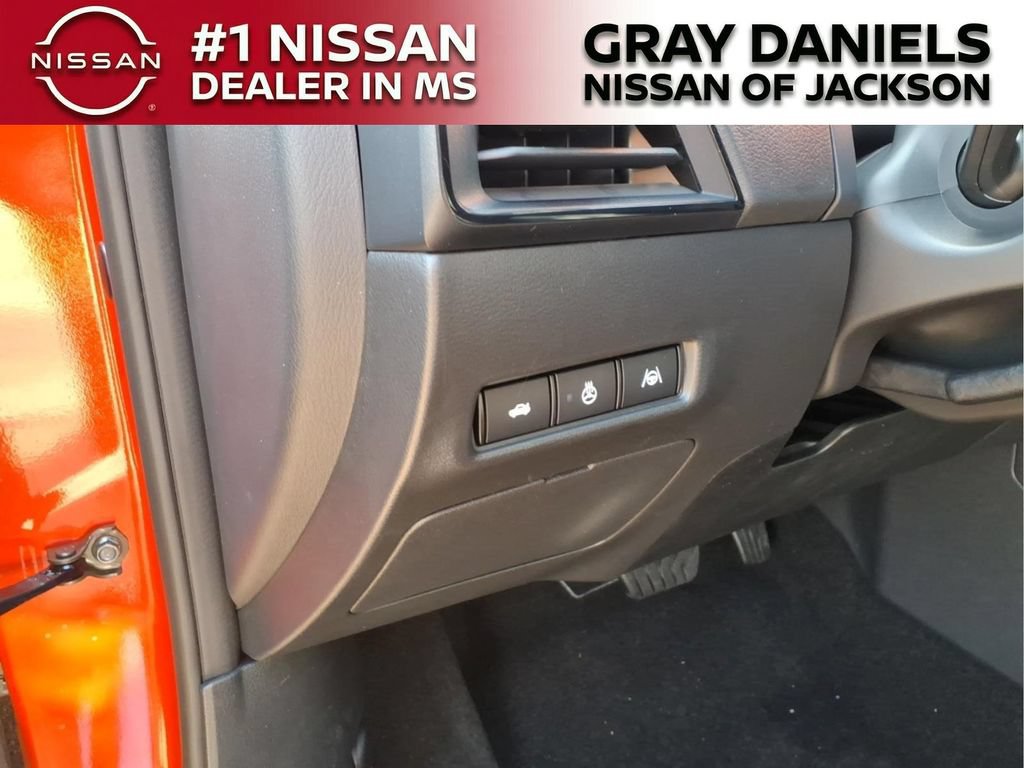 New 2026 Nissan Sentra SR w/ SR Premium Package FWD image 12